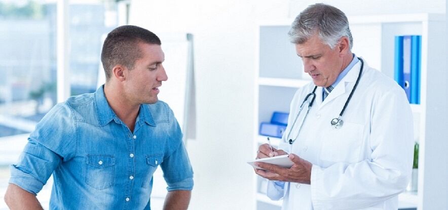 The doctor recommends a device for prostatitis to the patient